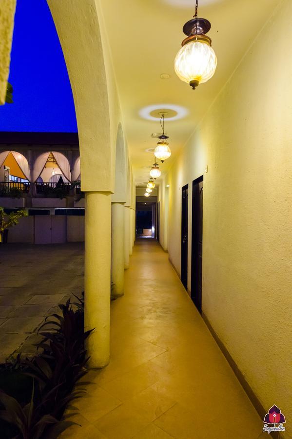 Bougainvillea Hotel Alibag Bagian luar foto